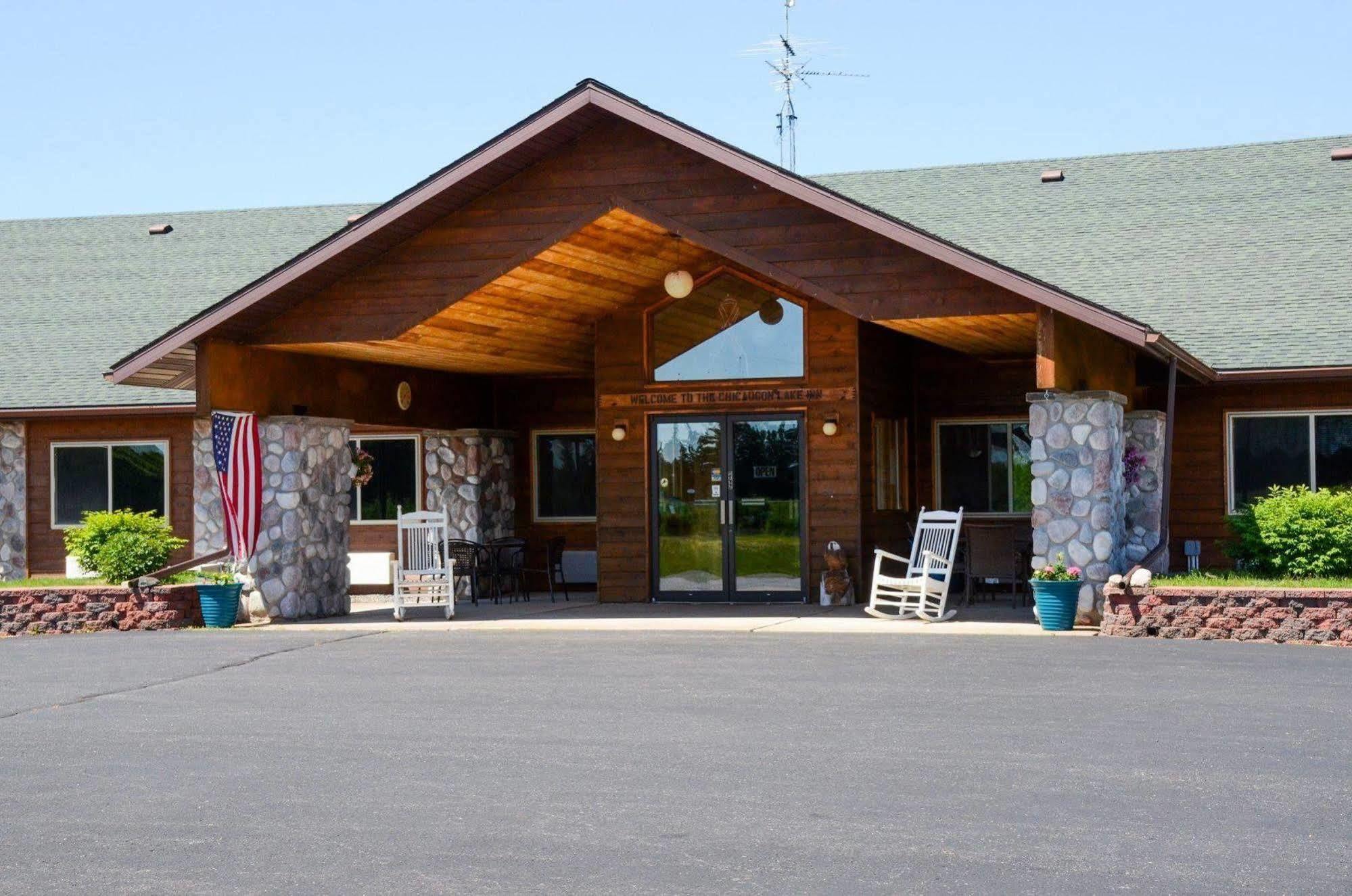 Chicaugon Lake Inn Gaastra Exteriör bild