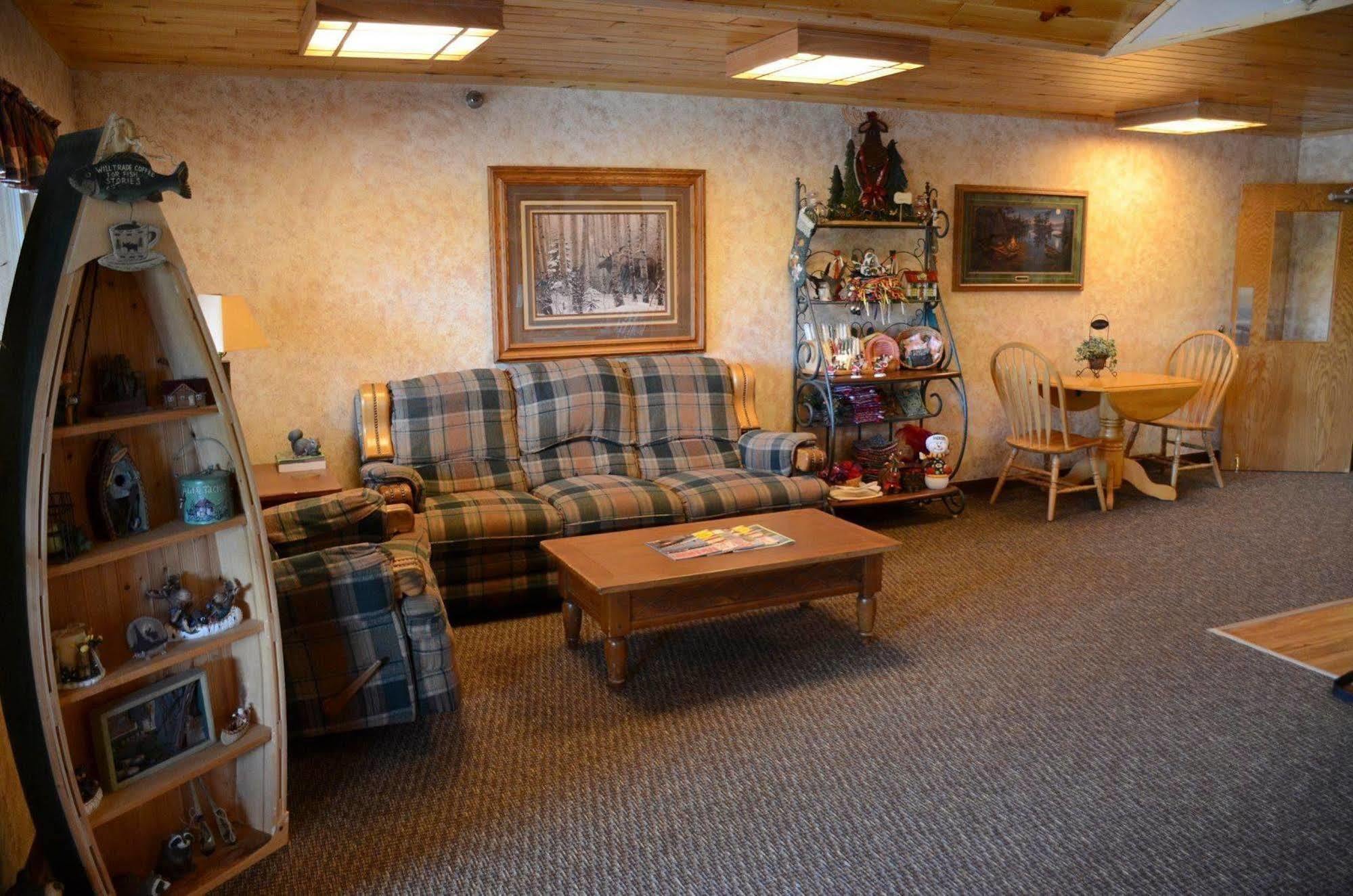 Chicaugon Lake Inn Gaastra Exteriör bild